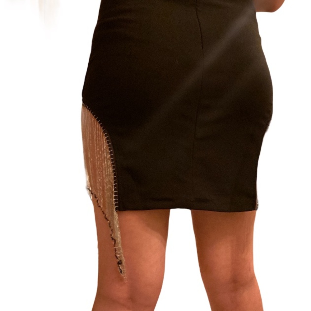 NWT Boutique Plunge front chain trimmed dress Size 6 and 8 - Picture 8 of 9